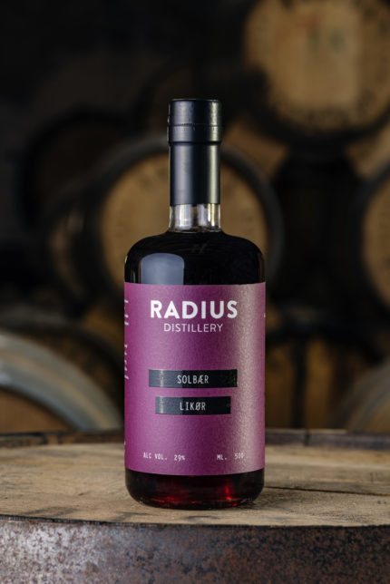 Blackcurrant liqueur/ Sloe gin